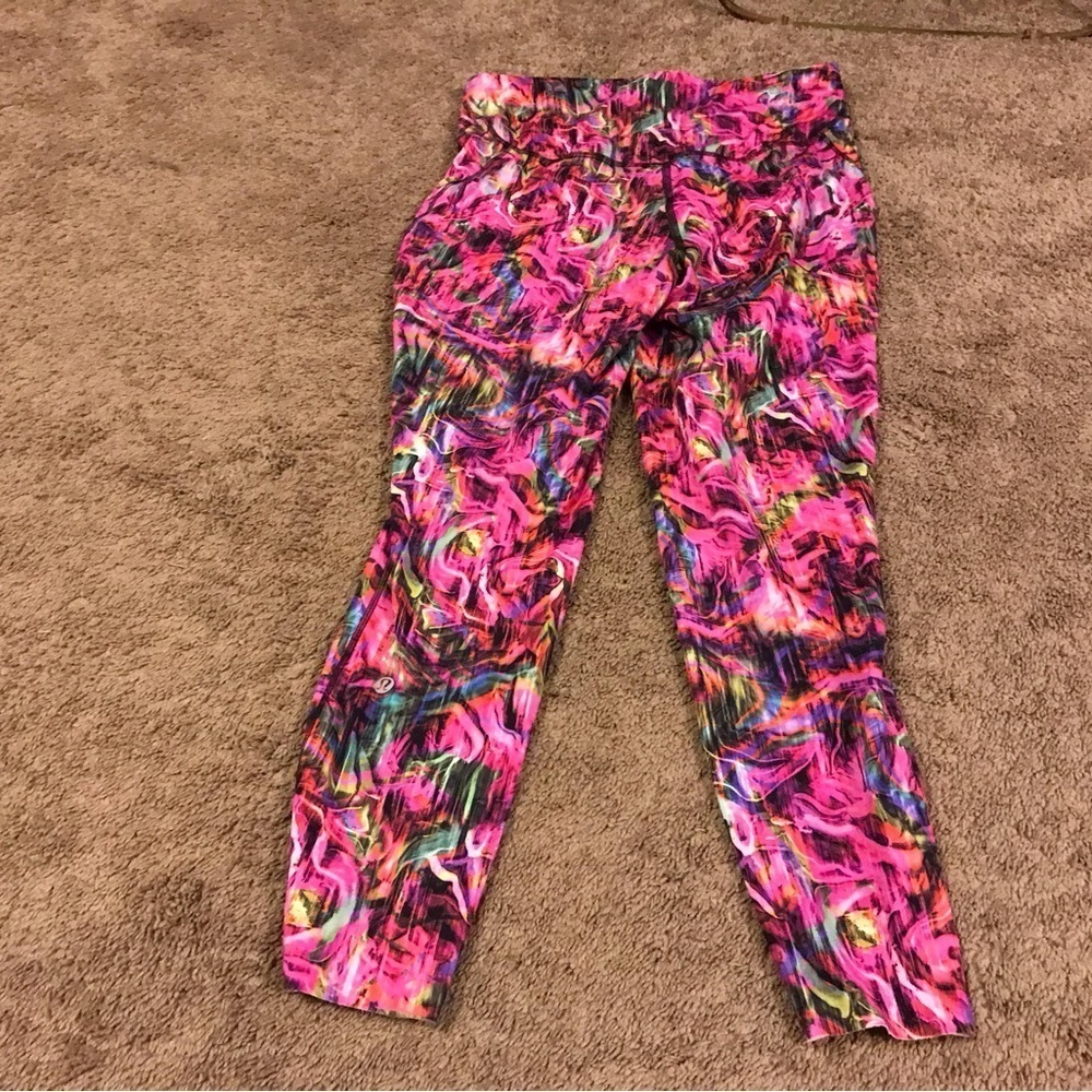 NWOT Lululemon SeaWheeze Fast and Free High-Rise Crop 23"Flash Floral Multi